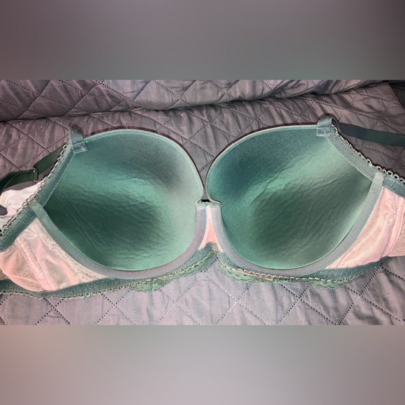 Victoria's Secret Bra Bundle 34DDD - Picture 5 of 5